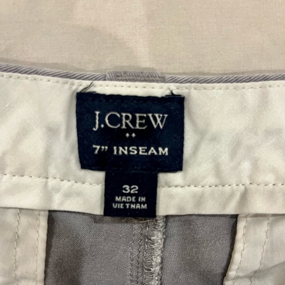 J. Crew 7” Stretch Chino Shorts - Picture 2 of 4